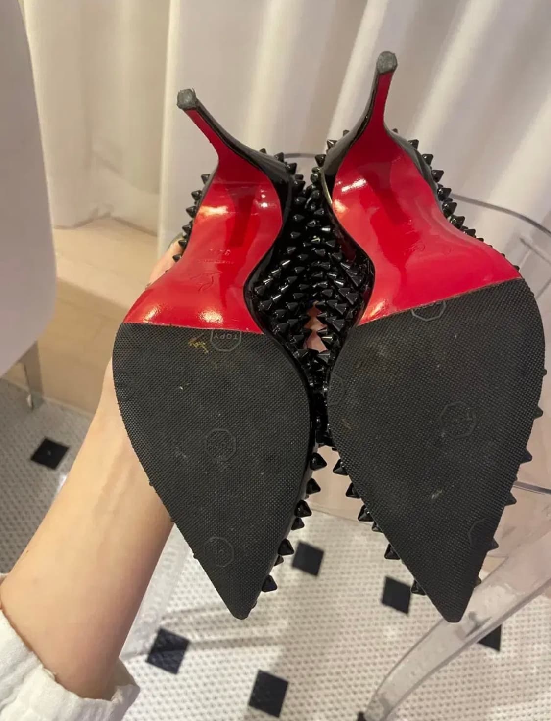 크리스찬 루부땡 스터드힐 상품이미지3
