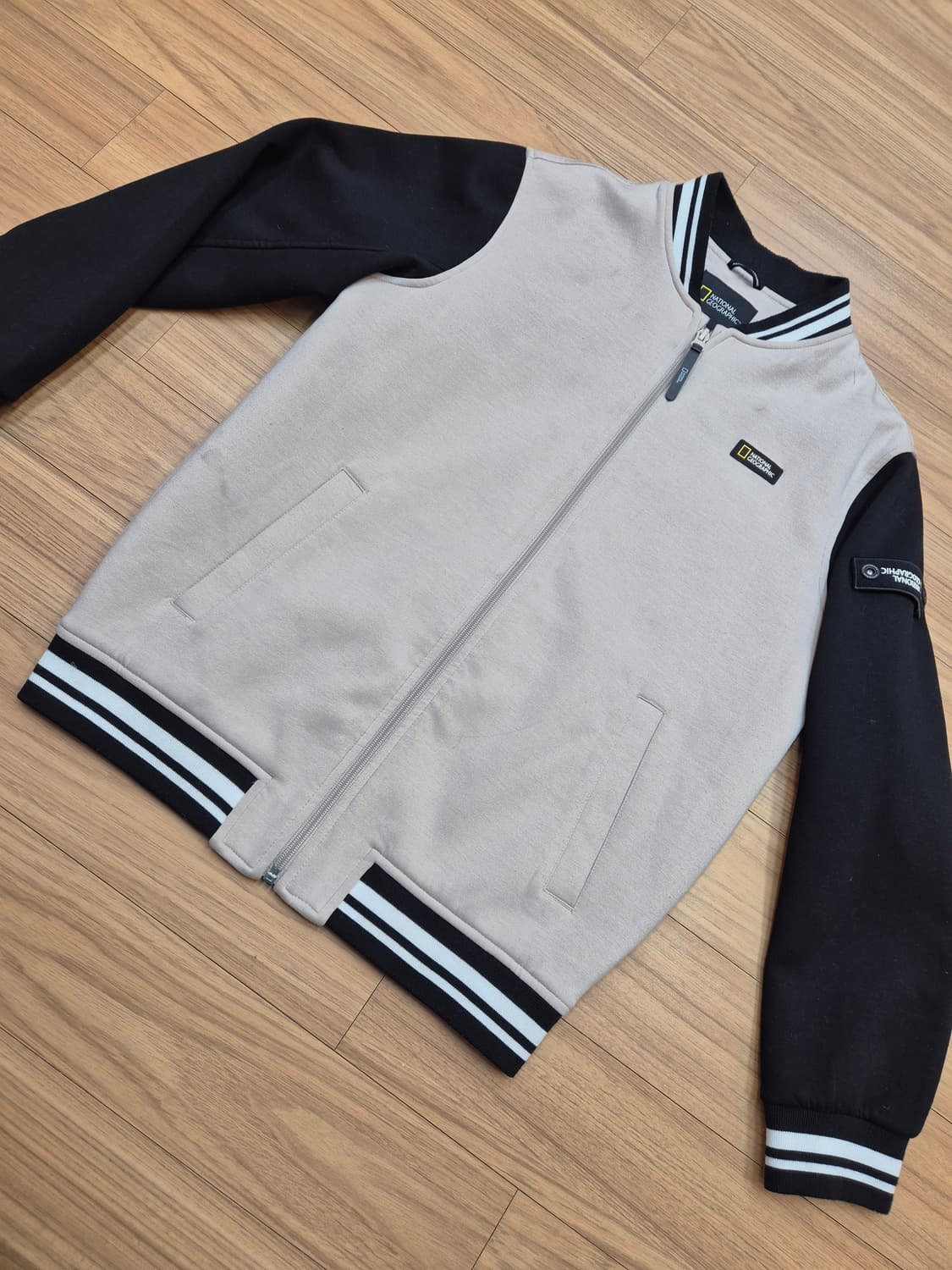 내셔널지오그래픽 아동용 야구점퍼 판매합니다. 사이즈는 150이고, 옷 상 상품이미지1