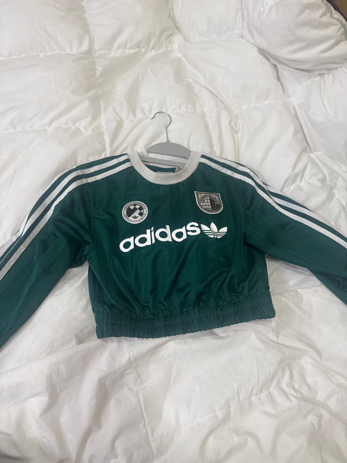 아디다스 풋볼코어 롱슬리브 크롭티 판매합니다 상품이미지1