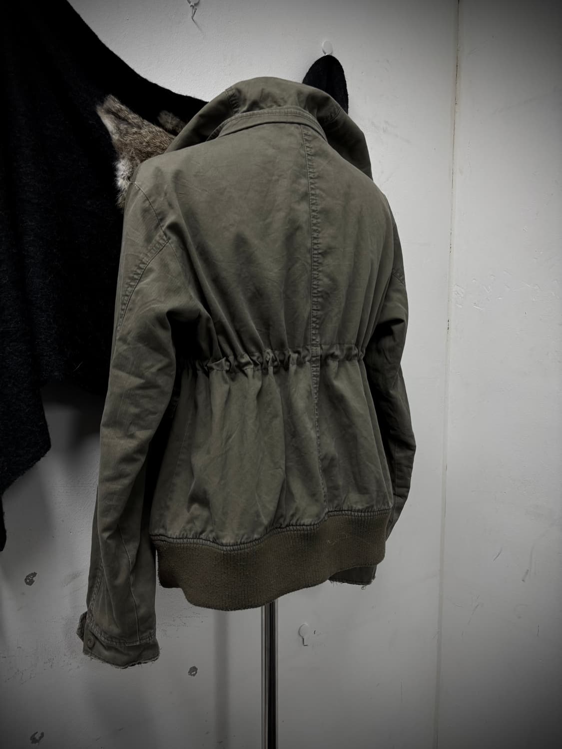 Over-Hoodie Grunge Mood Studded Jacket 상품이미지3