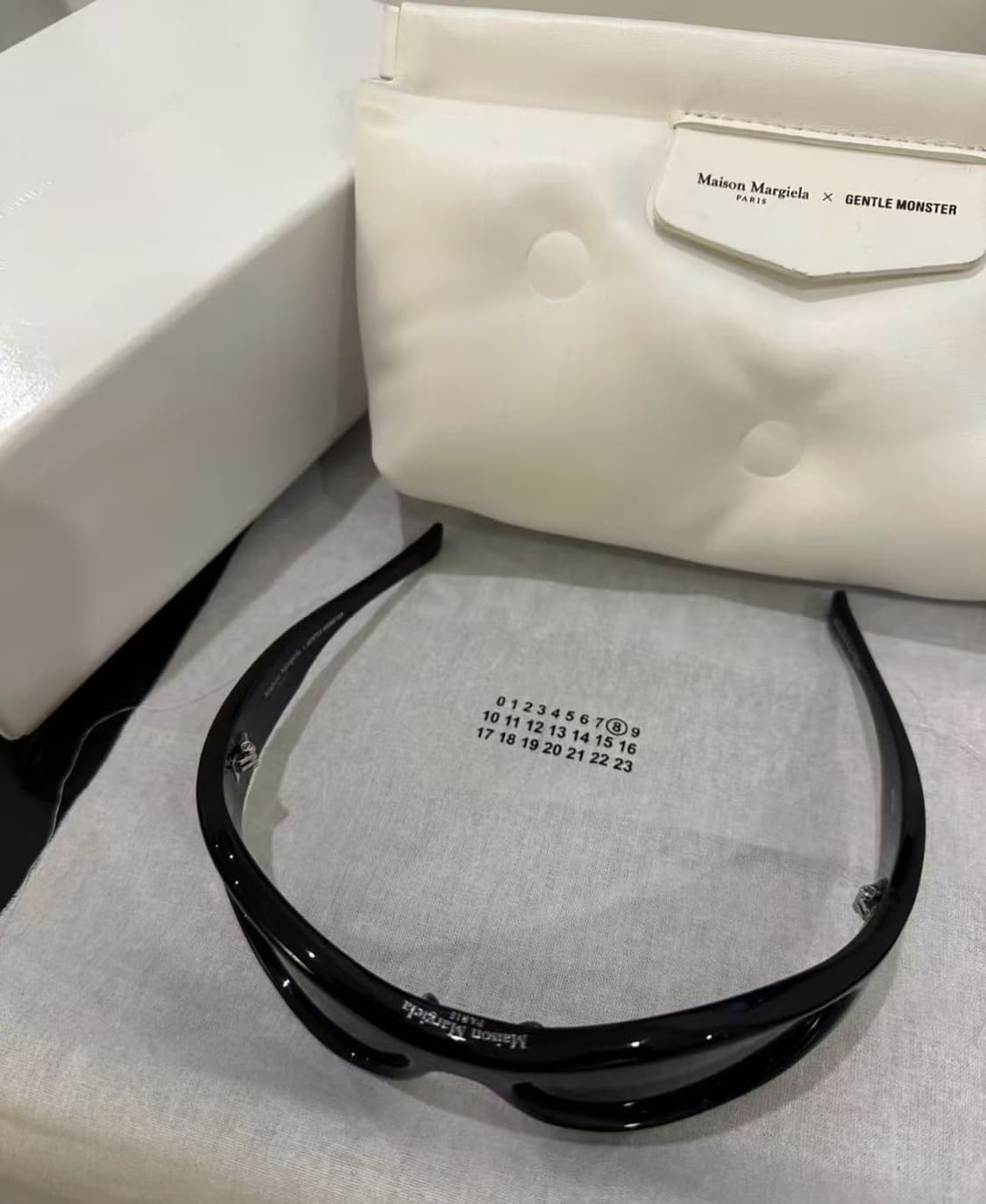 젠틀 몬스터 x 메종 마지엘라 선글라스MM003 블랙
 상품이미지2