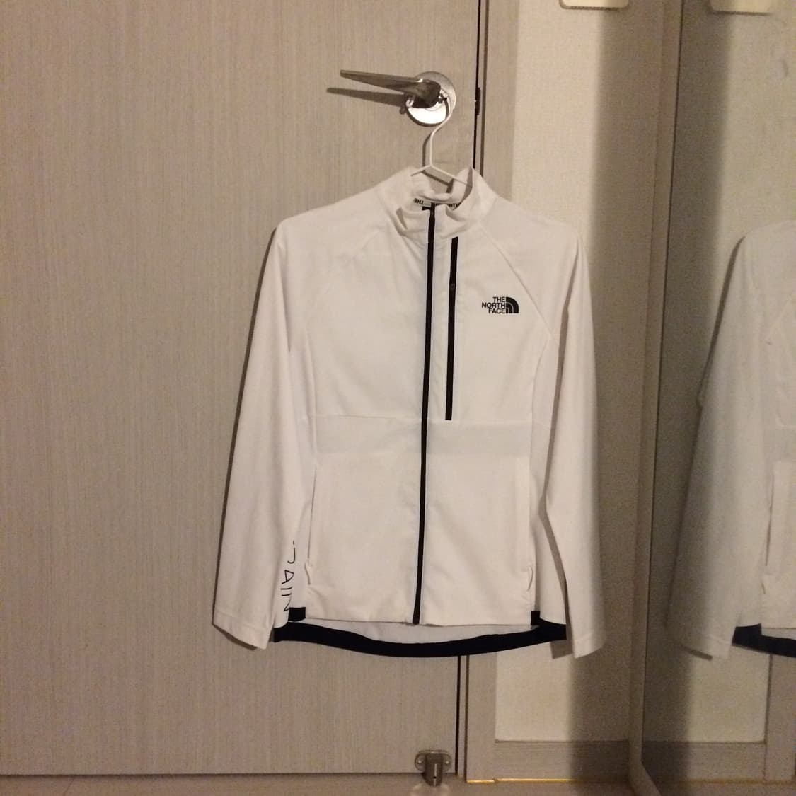 노스페이스 바람막이 져지 집업  상품이미지1