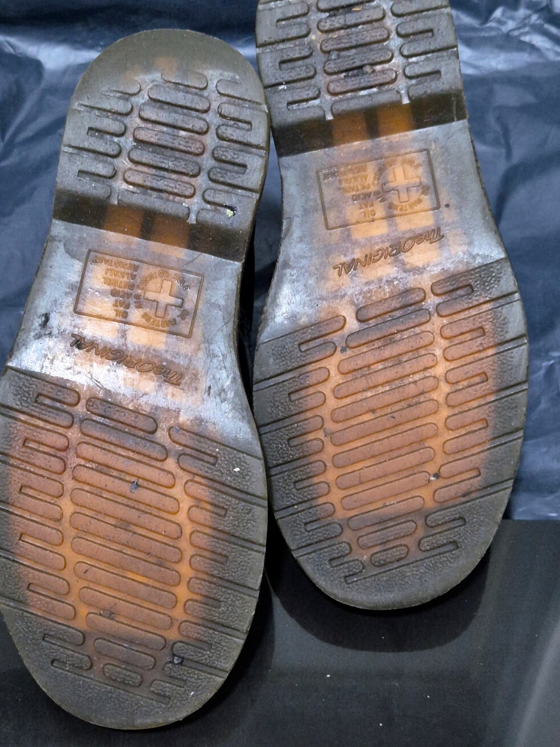 닥터마틴 1460 8홀 블랙 235 상품이미지3