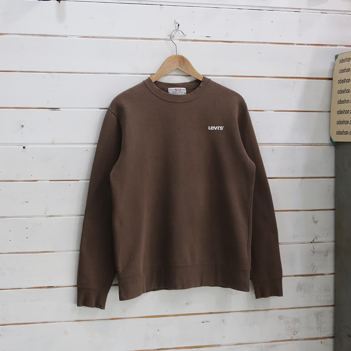 (착용컷) 리바이스 레드탭 스웻 셔츠 (남성용 M) 상품이미지1