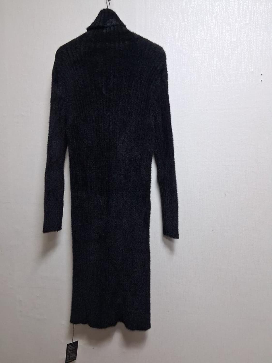 Queenis 검정 레이욘벨벳 밍크퍼 니트 원피스 골지 표기 프리 실55 상품이미지2