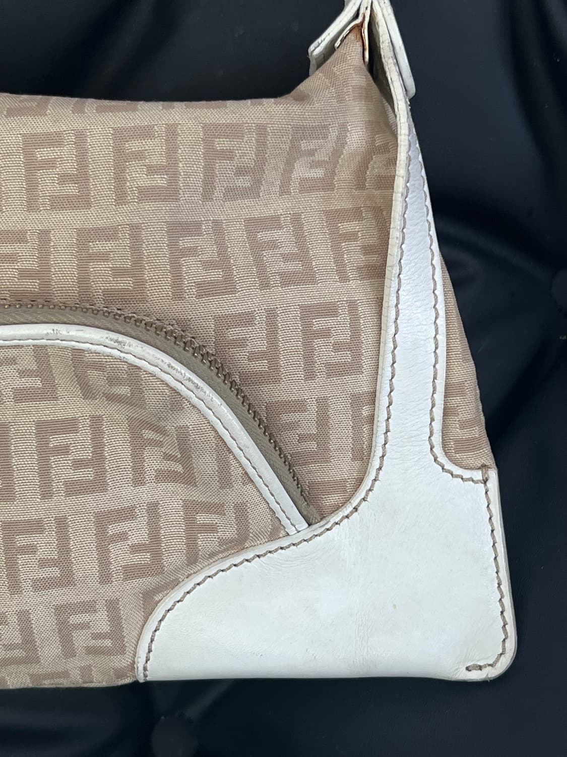 펜디 FF 주카 캔버스 숄더백 상품이미지5