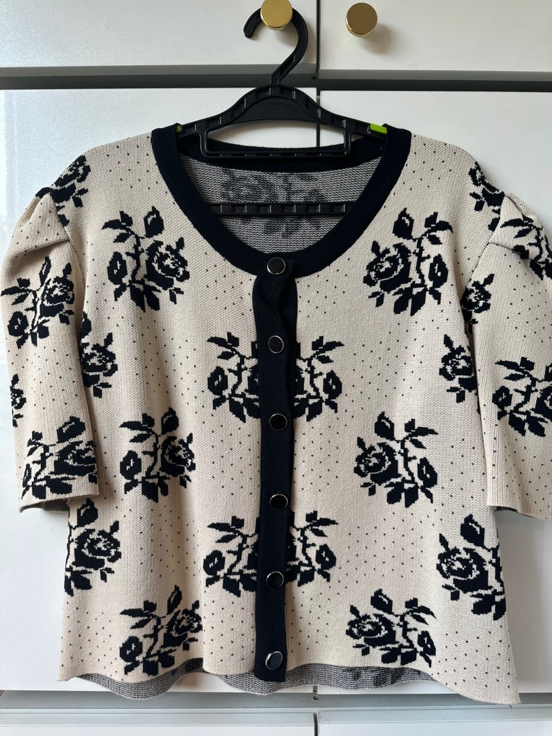 아이보리 장미 패턴 니트 가디건 상품이미지2