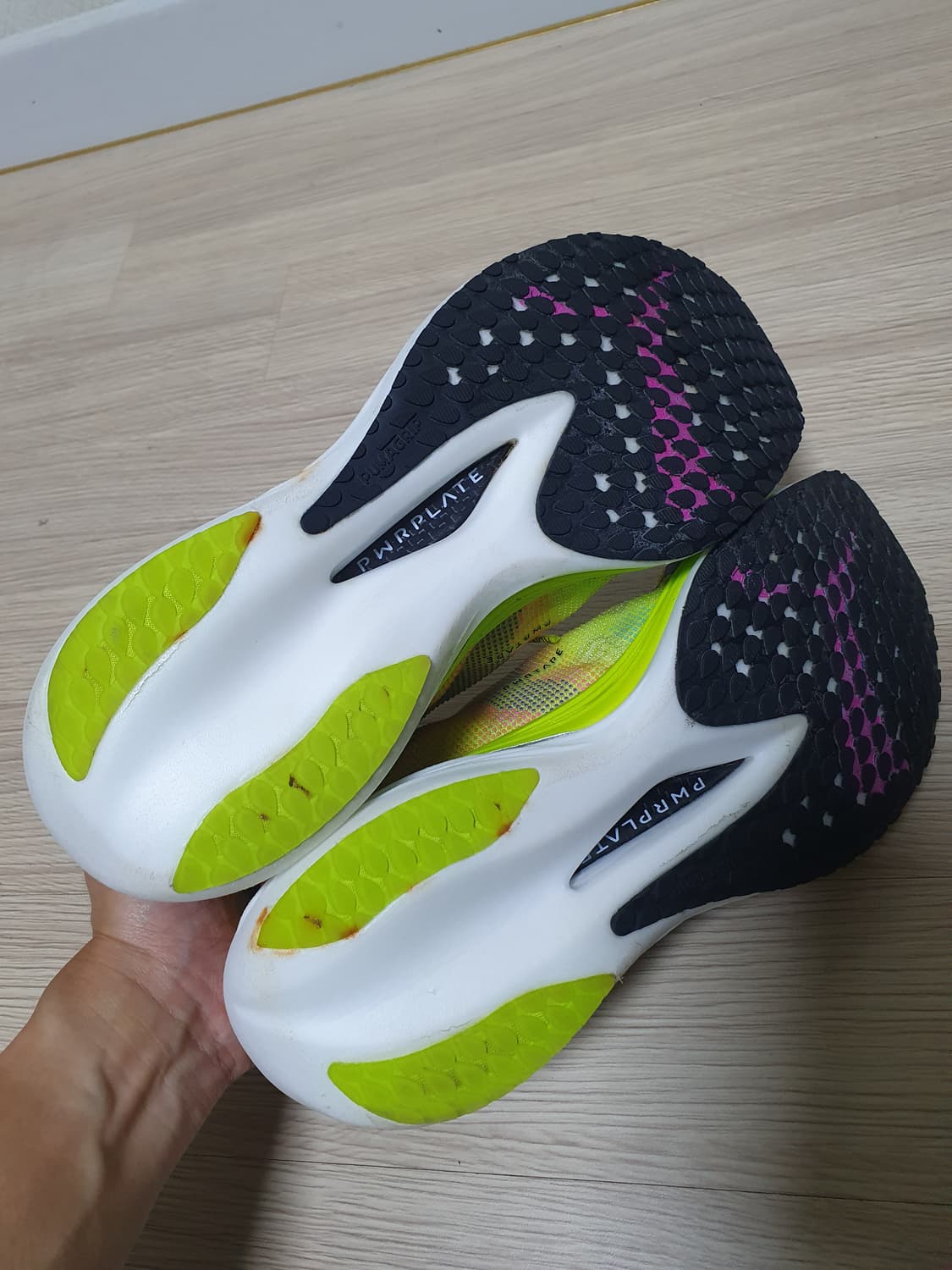 푸마 디비에이트 나이트로 엘리트2 러닝화 265 상품이미지7