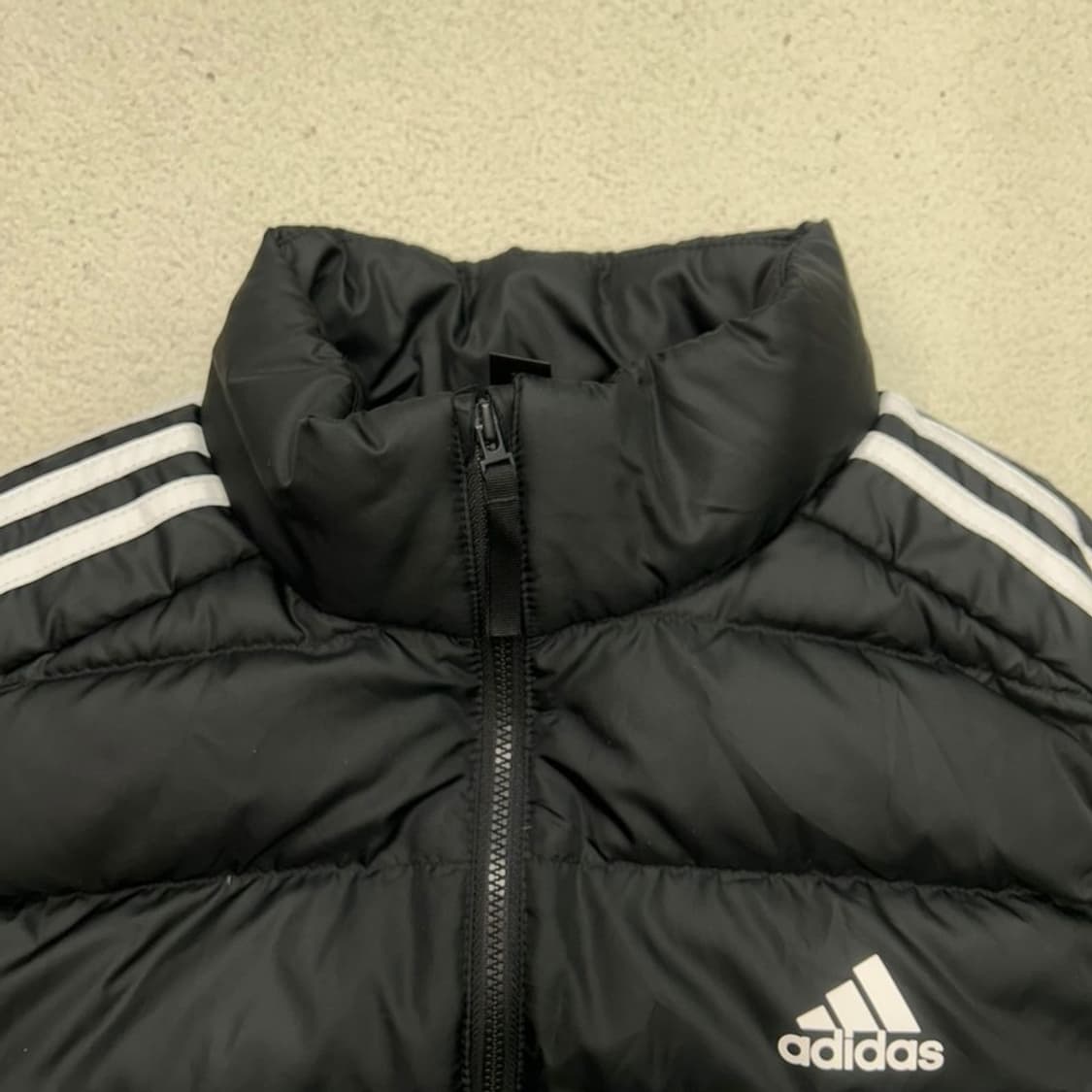 아디다스 에센셜 3S 라이트 다운 베스트 L 상품이미지5