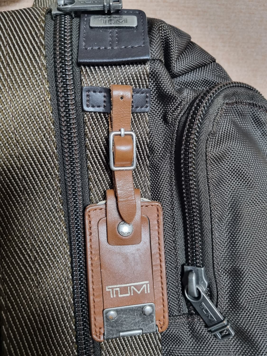 정품) 투미 알파브라보 슬링백  상품이미지4