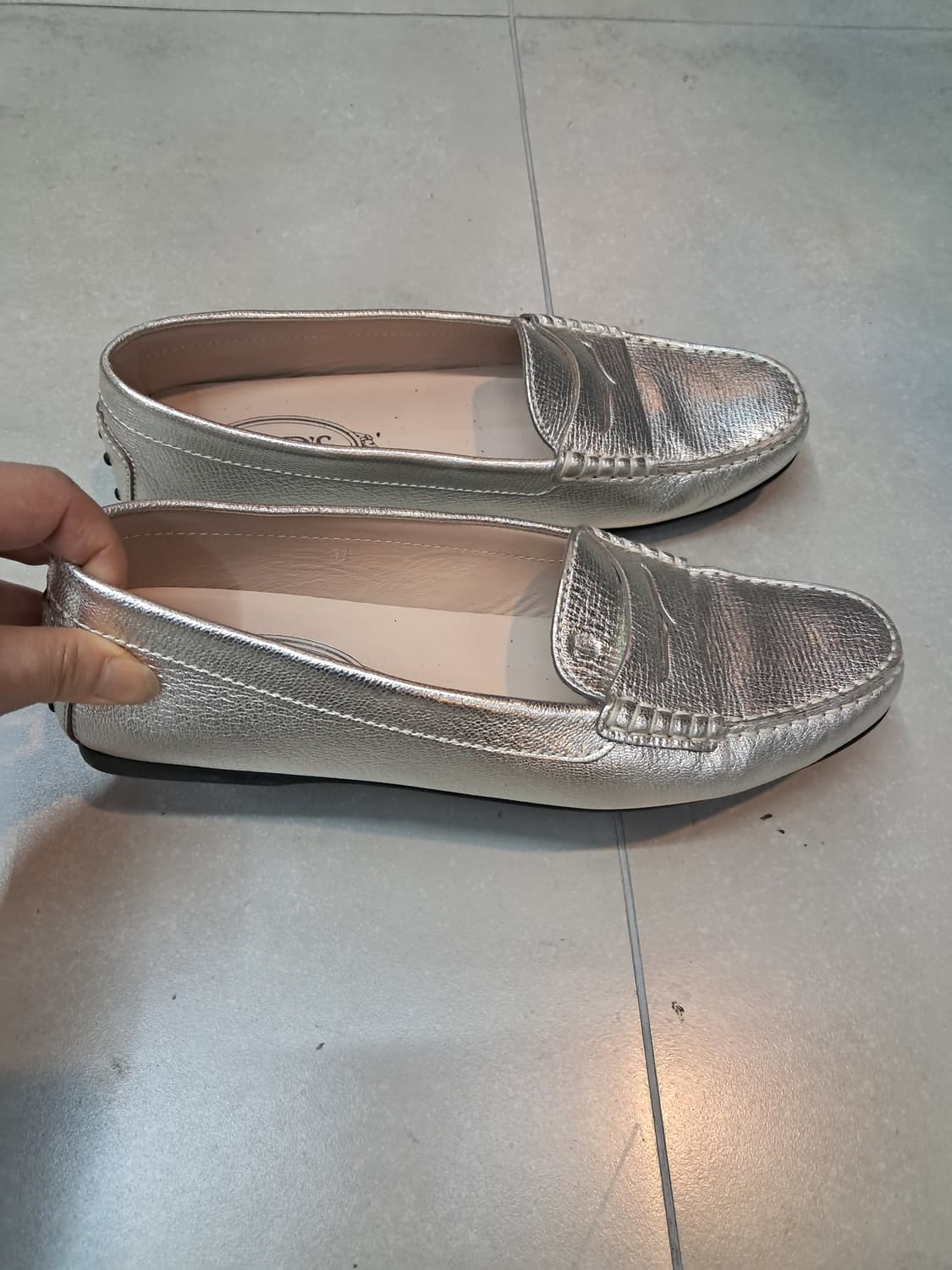 TOD'S 실버 여성 로퍼 39 상품이미지1