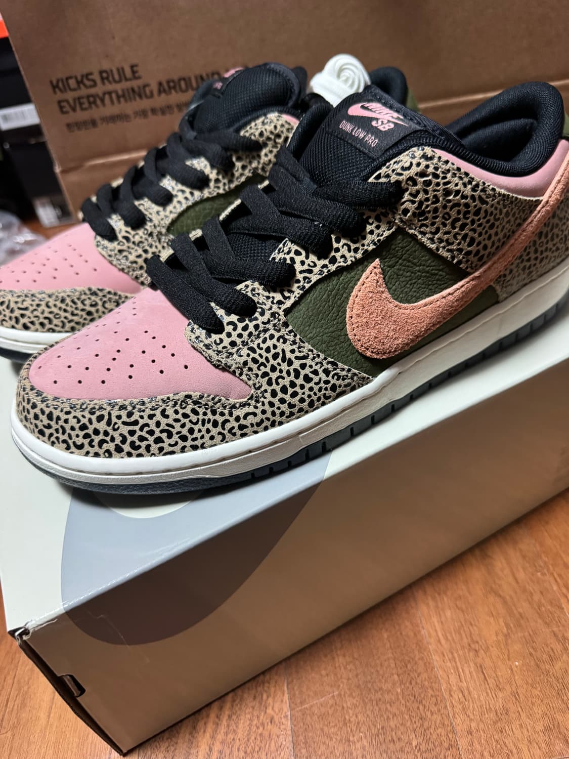 정품새제품 나이키 SB 덩크로우 아츠렉 사파리 핑크 280mm 상품이미지1