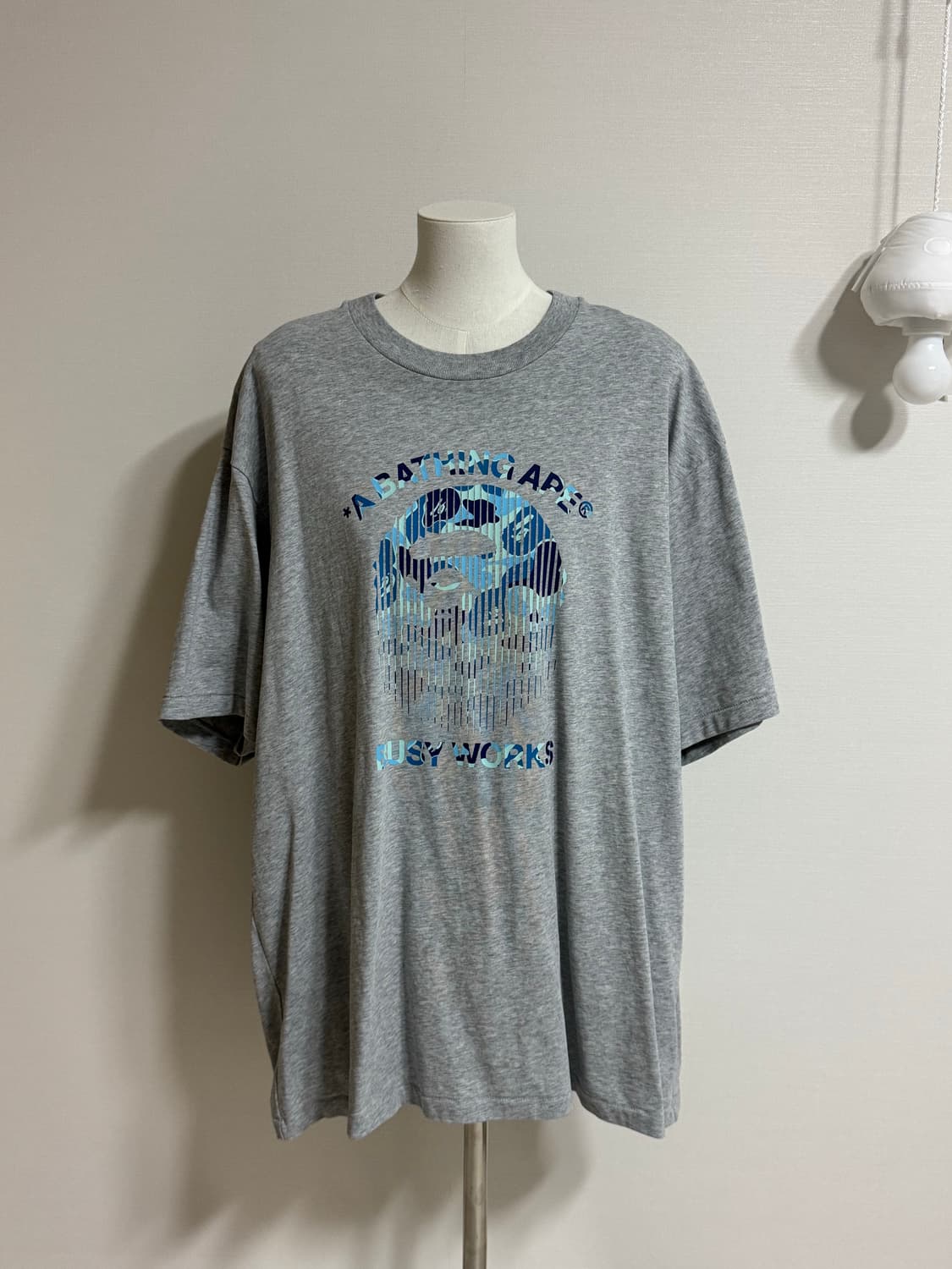 베이프 ABC 카모 페이드 에이프 헤드 릴렉스드 핏 티셔츠 그레이 상품이미지1