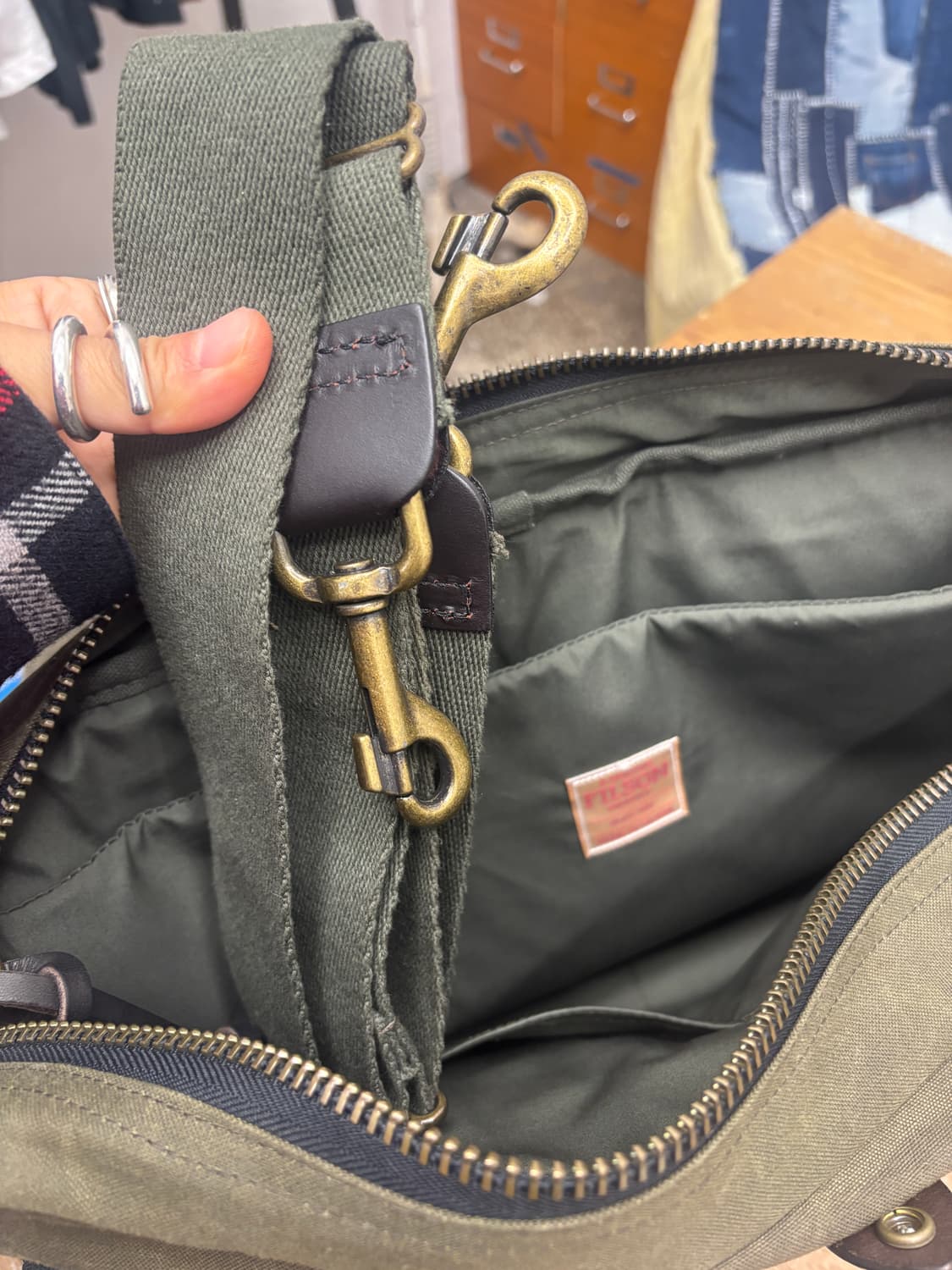 Filson 24 hour tin brief case 왁스코튼 숄더백 상품이미지8