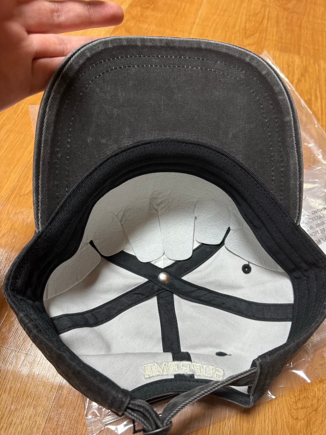 슈프림 이탈리아 6-패널 블랙 - 25FW 상품이미지3