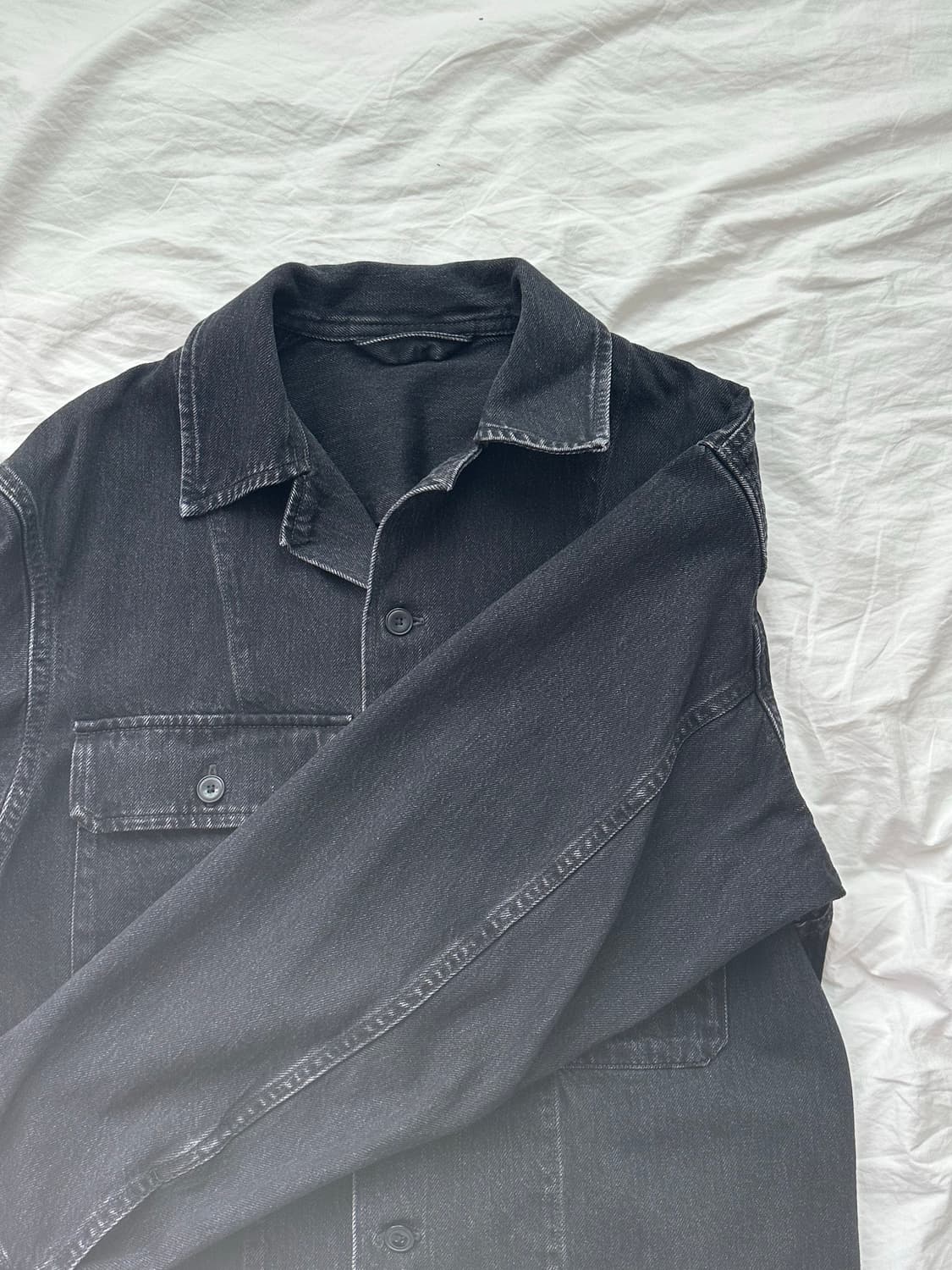 유니클로 U 데님 셔츠 자켓 블랙 M 상품이미지2