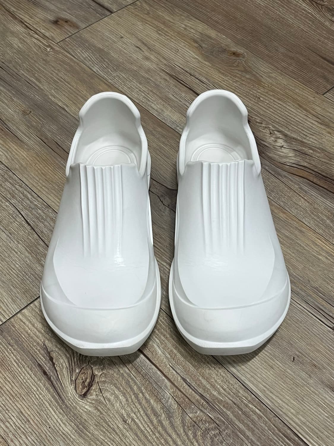 액트플러스 얼라인 슬립온 v2 글로시화이트 270 상품이미지3