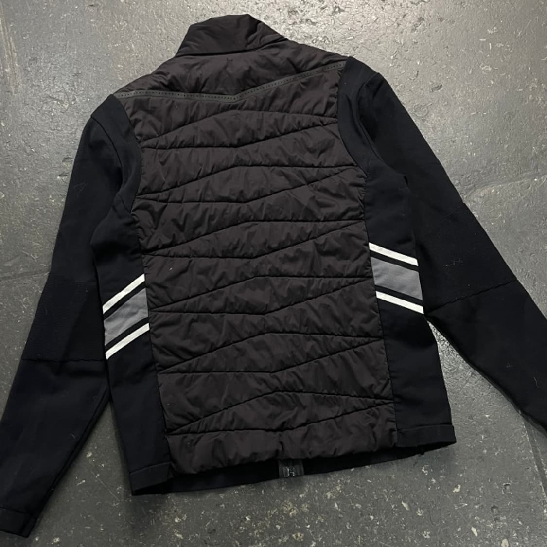 100 데상트 골프 방풍패딩  상품이미지5