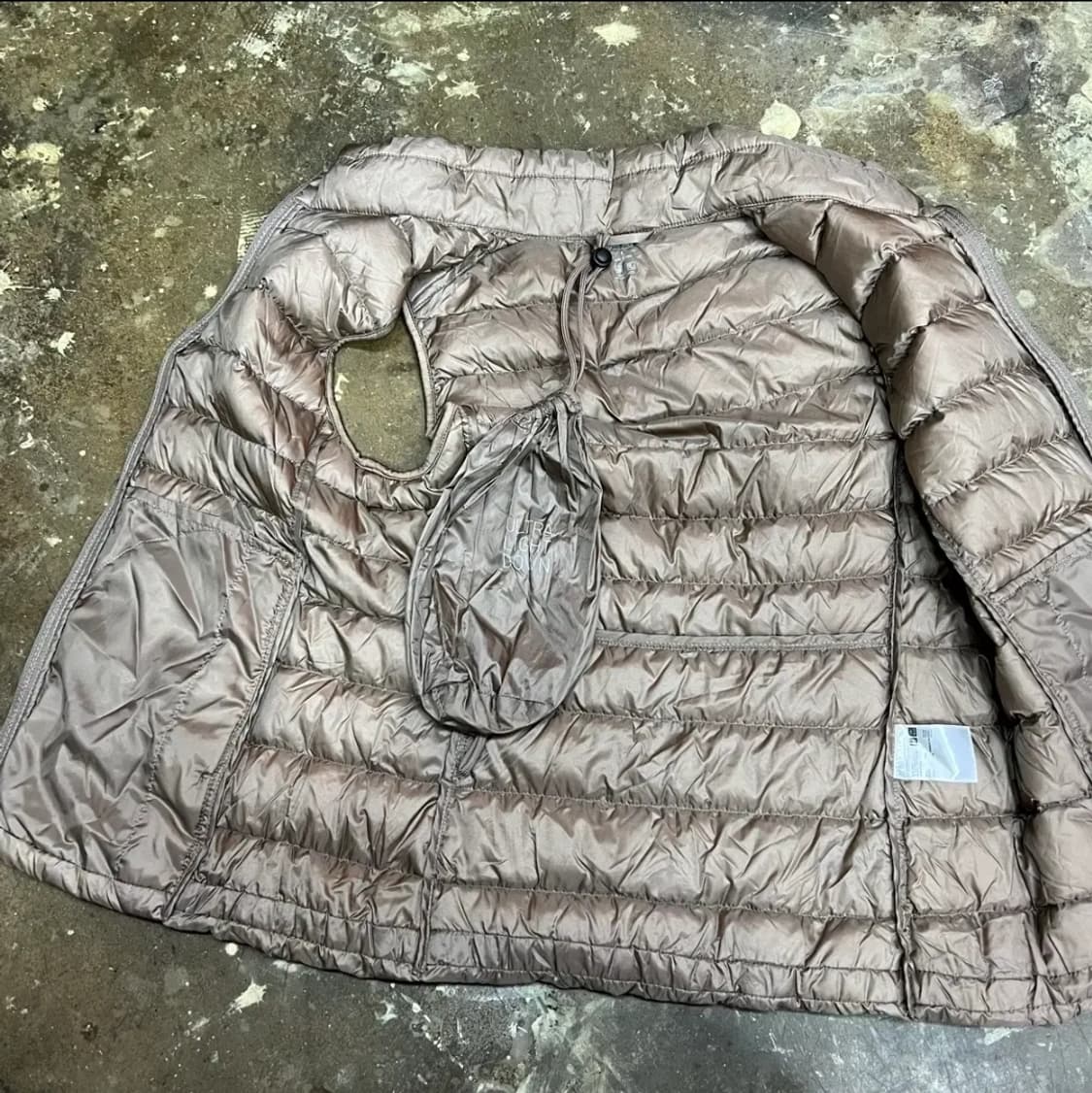 S) 유니클로 울트라라이트다운 경량 패딩조끼 베스트 상품이미지6