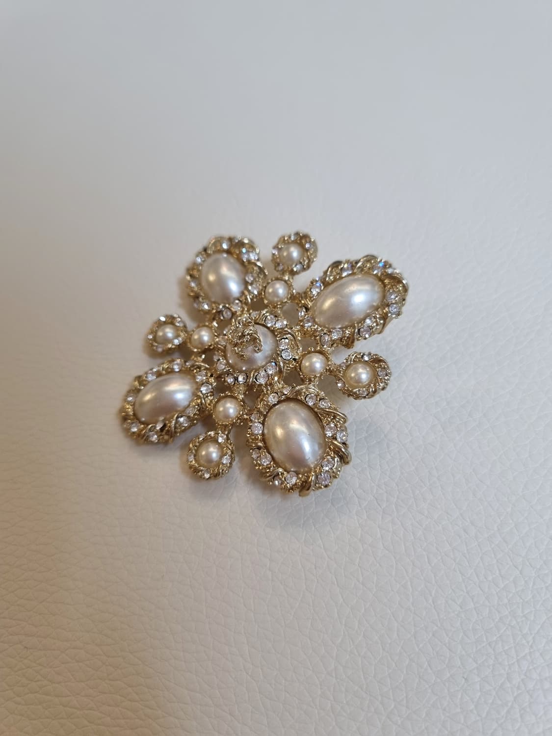 샤넬 엔틱진주 꼬임 CC 브로치 업사이클링 상품이미지6