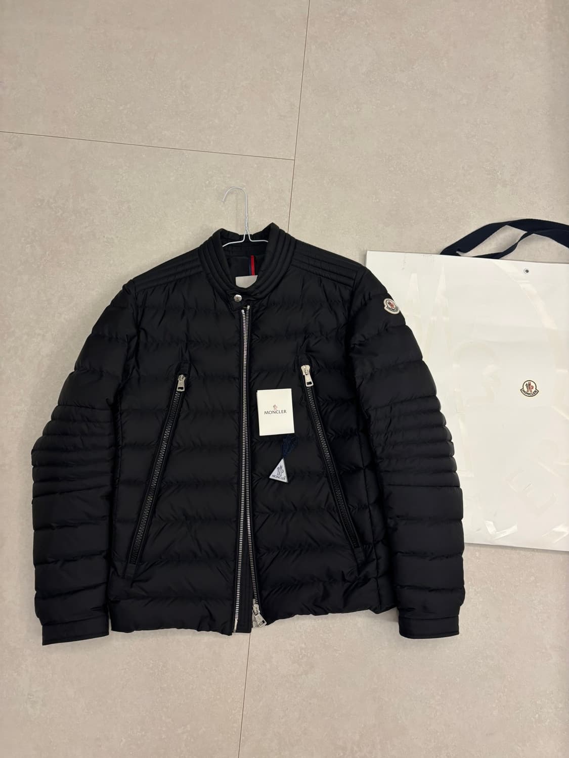 최상급 몽클레어 아미오트 블랙 3사이즈 판매 상품이미지1