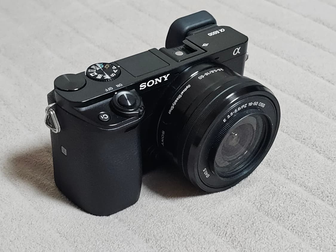 소니 A6000 미러리스 카메라 상품이미지1