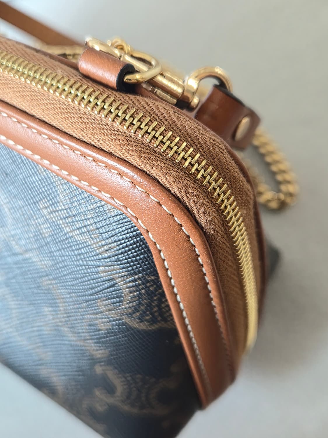 (이너백,스트랩포함)셀린느 트리오페 체인 클러치 탄 상품이미지3