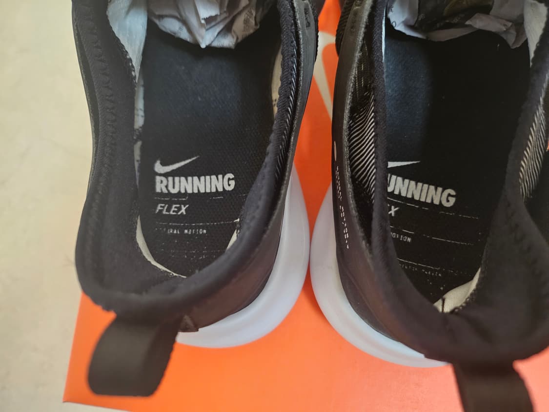 나이키 플렉스 컨택트 3 러닝화 280mm 상품이미지5