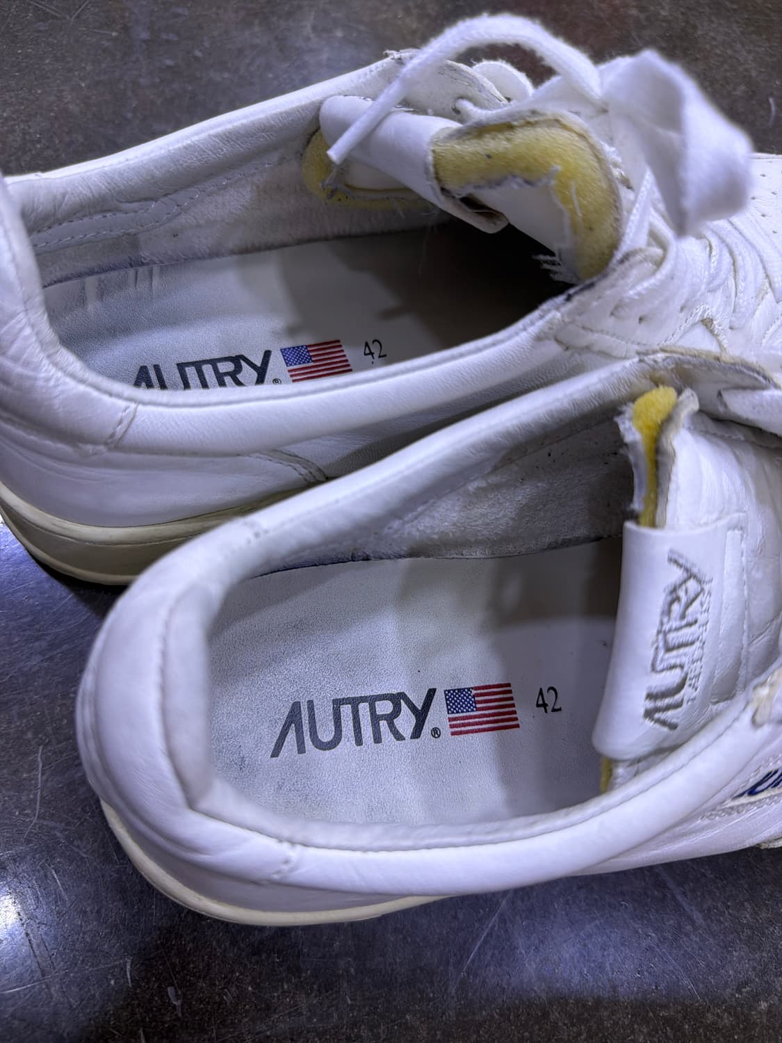 오트리 메달리스트 고트스킨 스니커즈 42 상품이미지8