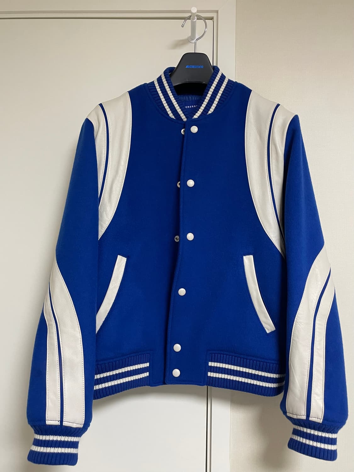 아더에러 바시티 자켓 상품이미지1