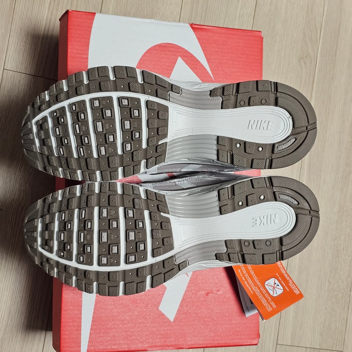 245 새제품) (W) 나이키 P-6000 팬텀 밍크브라운 운동화 여자 상품이미지5