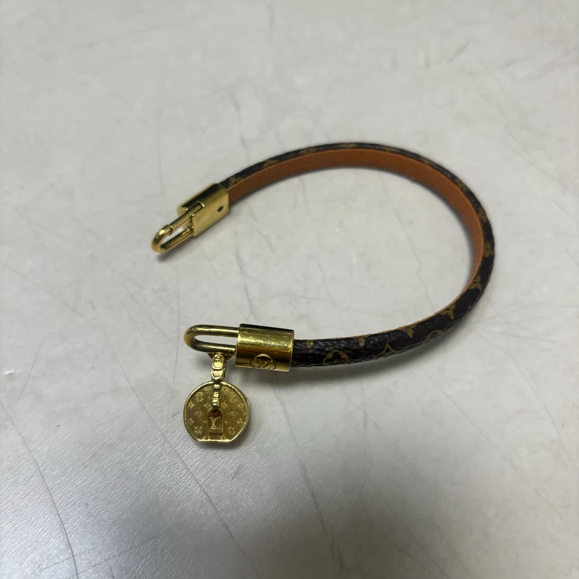 Louis Vuitton 루이비통 모노그램 가죽 팔찌 상품이미지2