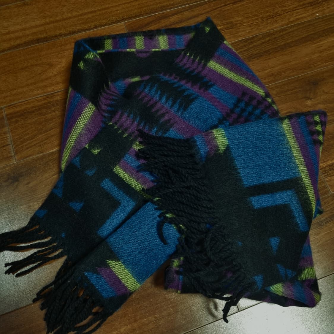 Jesi Lydia 도톰한 기하학무늬 목도리 숄 상품이미지4