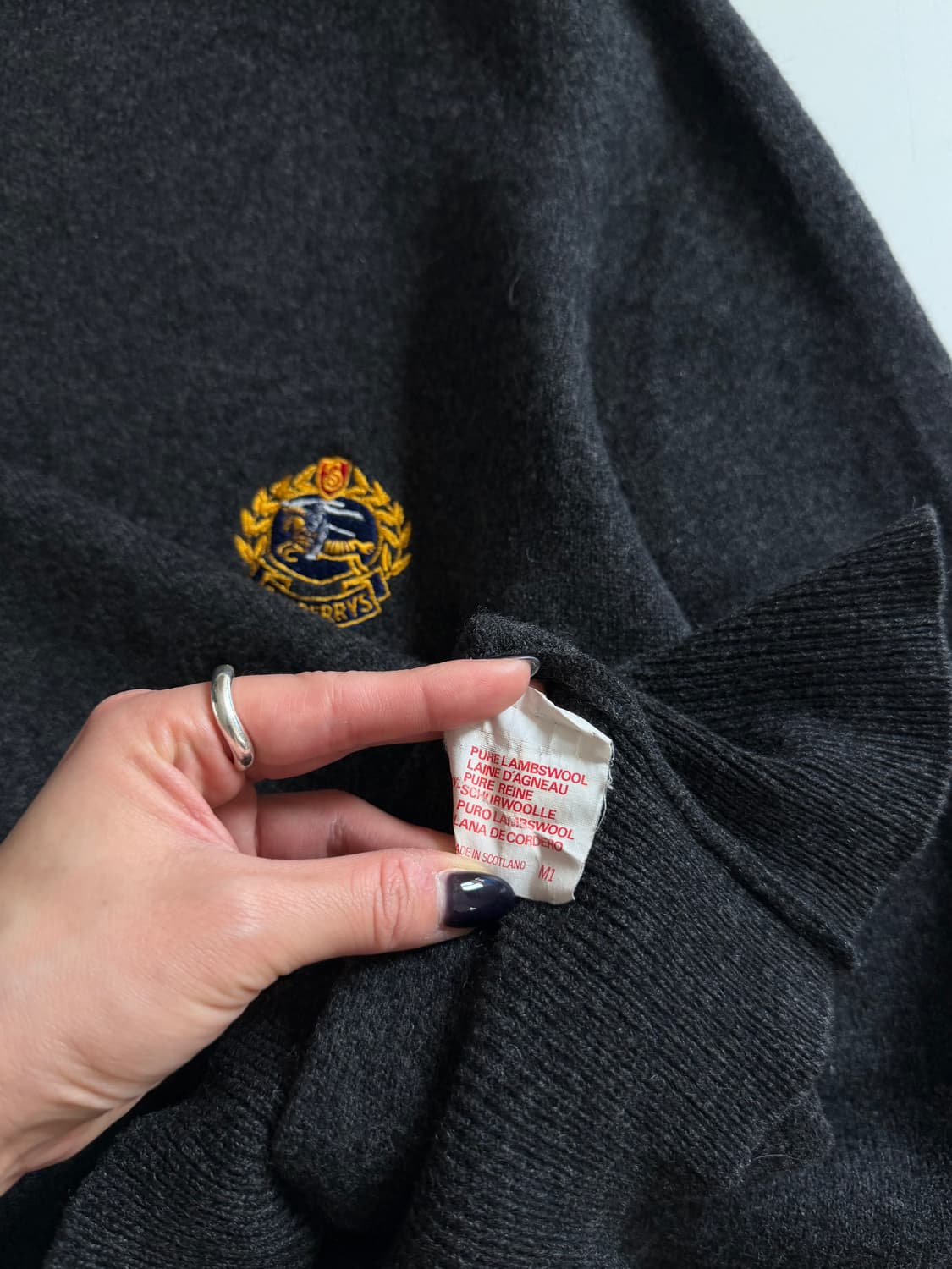 Burberry 버버리 차콜컬러 크레스트로고 울 니트 상품이미지5