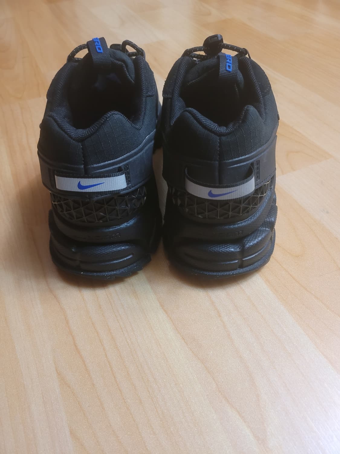 (새상품)나이키 에어 줌 보메로 롬 255mm 상품이미지4