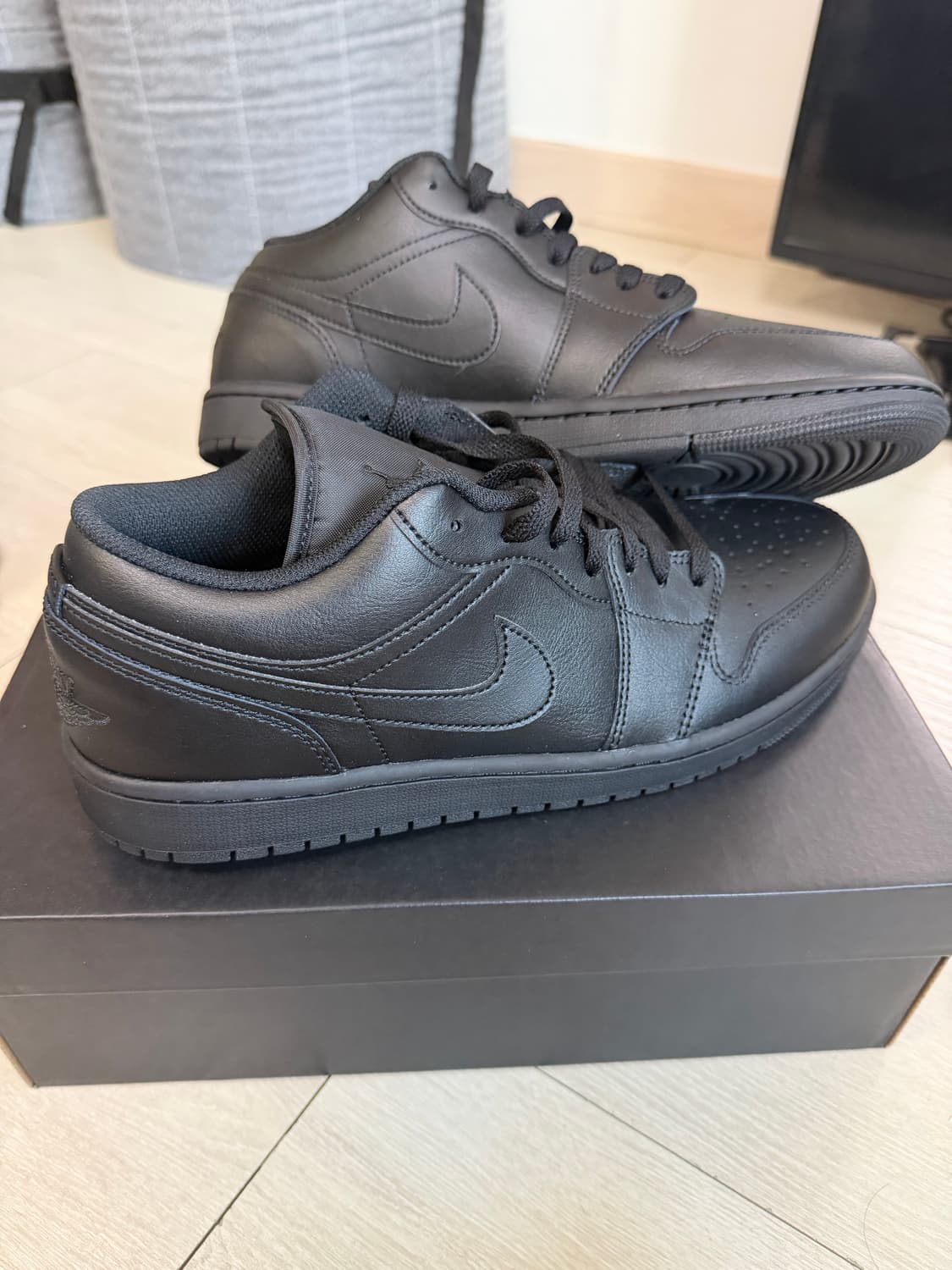 나이키 에어 조던 1 로우 블랙 새제품 상품이미지2