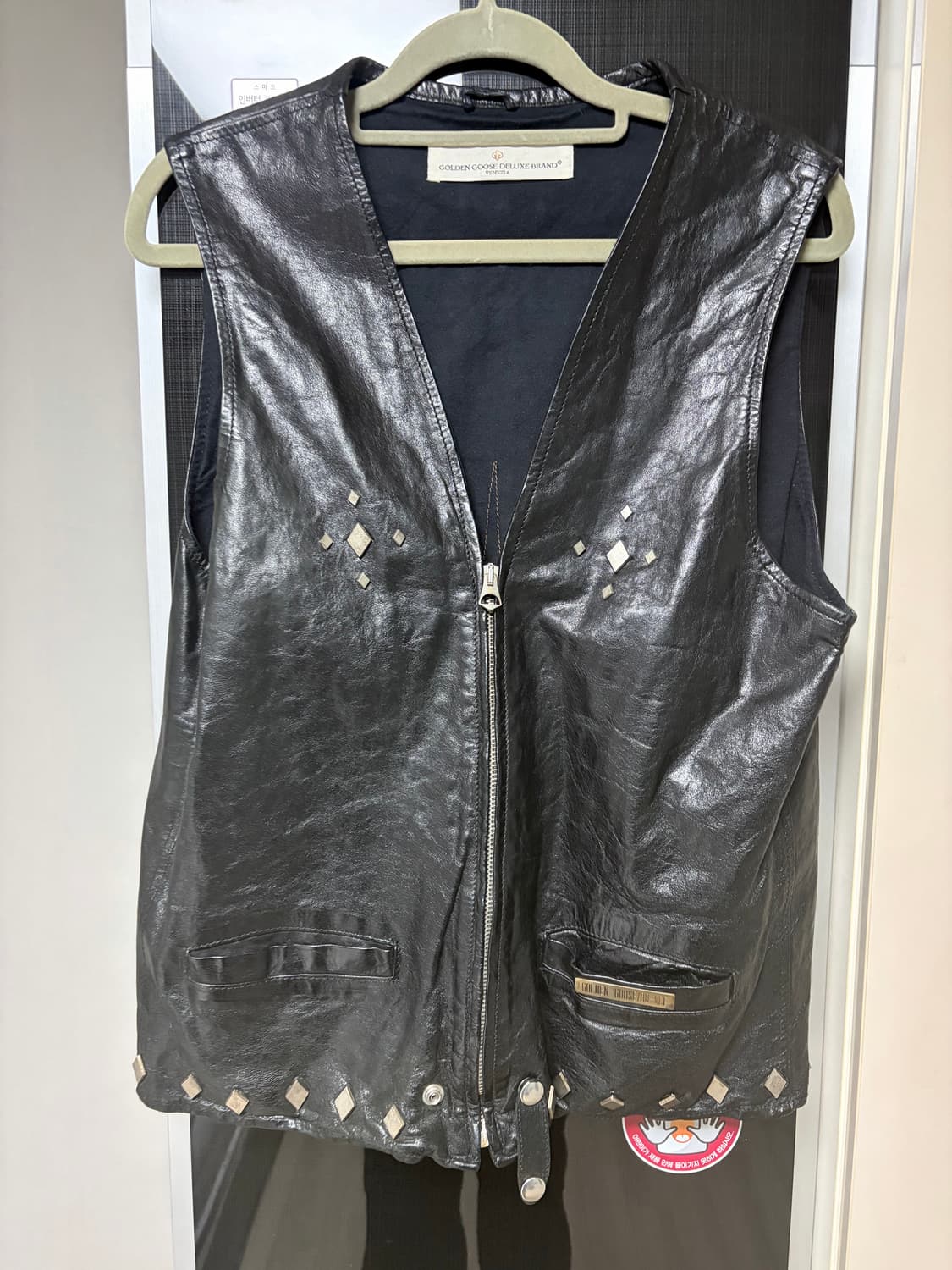 골든구스 카프스킨 레더 스터드 베스트 블랙 size xs 상품이미지1