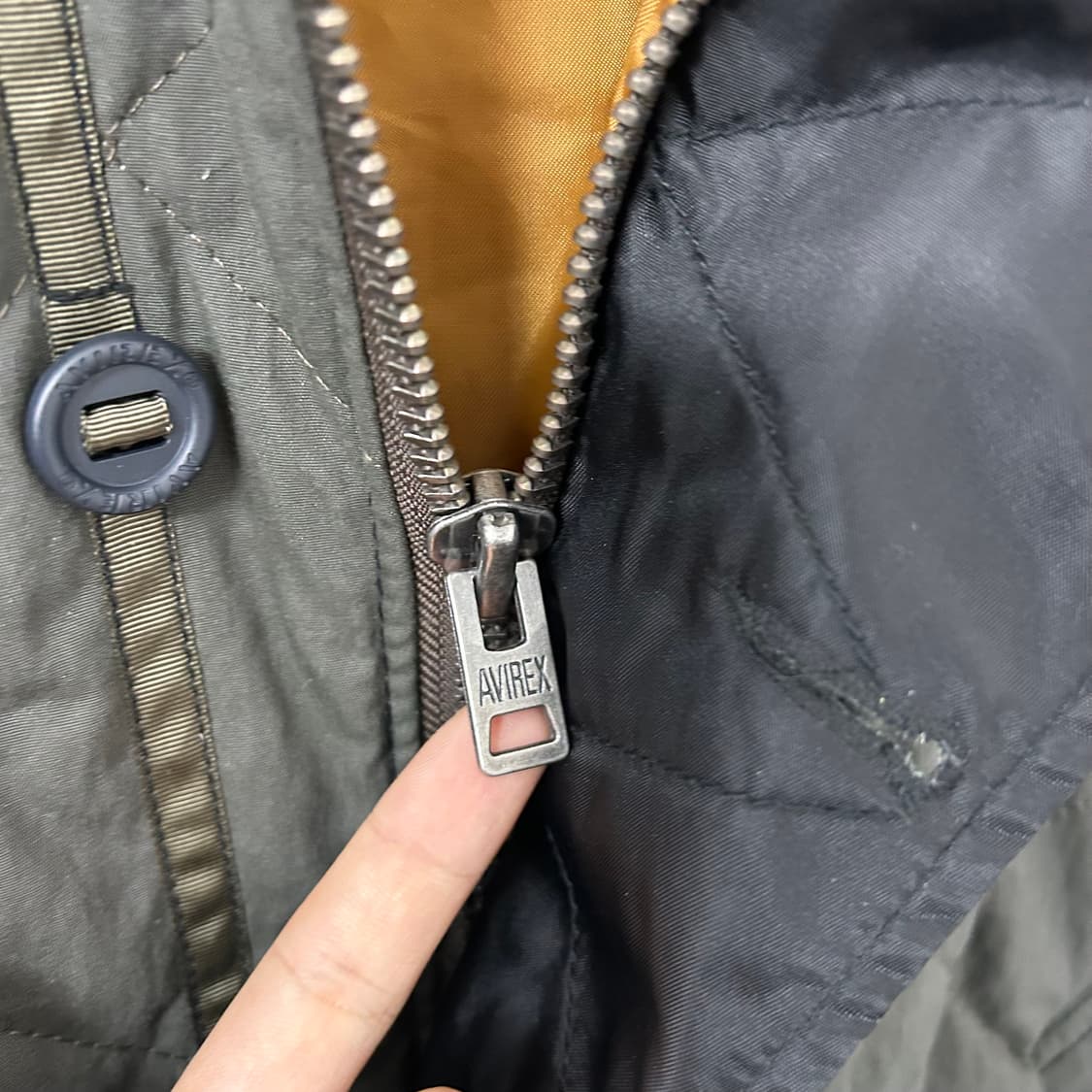 아비렉스 플라이트 퀼티드 봄버 자켓 상품이미지8