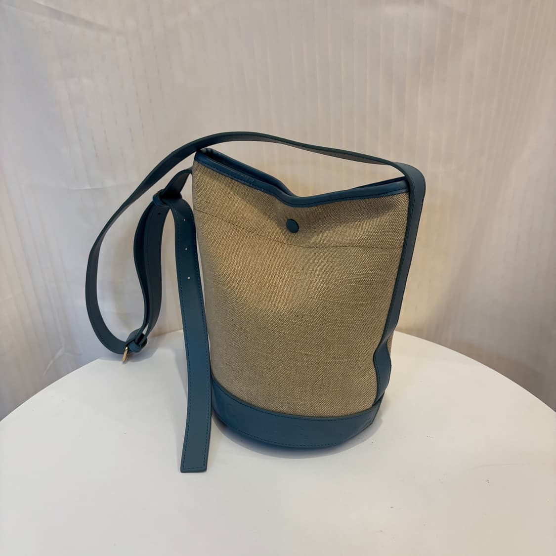 정품 A.P.C 아페쎄 헬렌 버킷백     상품이미지4
