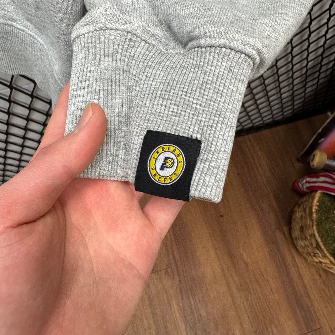 NBA 인디애나 페이어스 맨투맨 전면 빅로고 포인트 그레이 상품이미지6