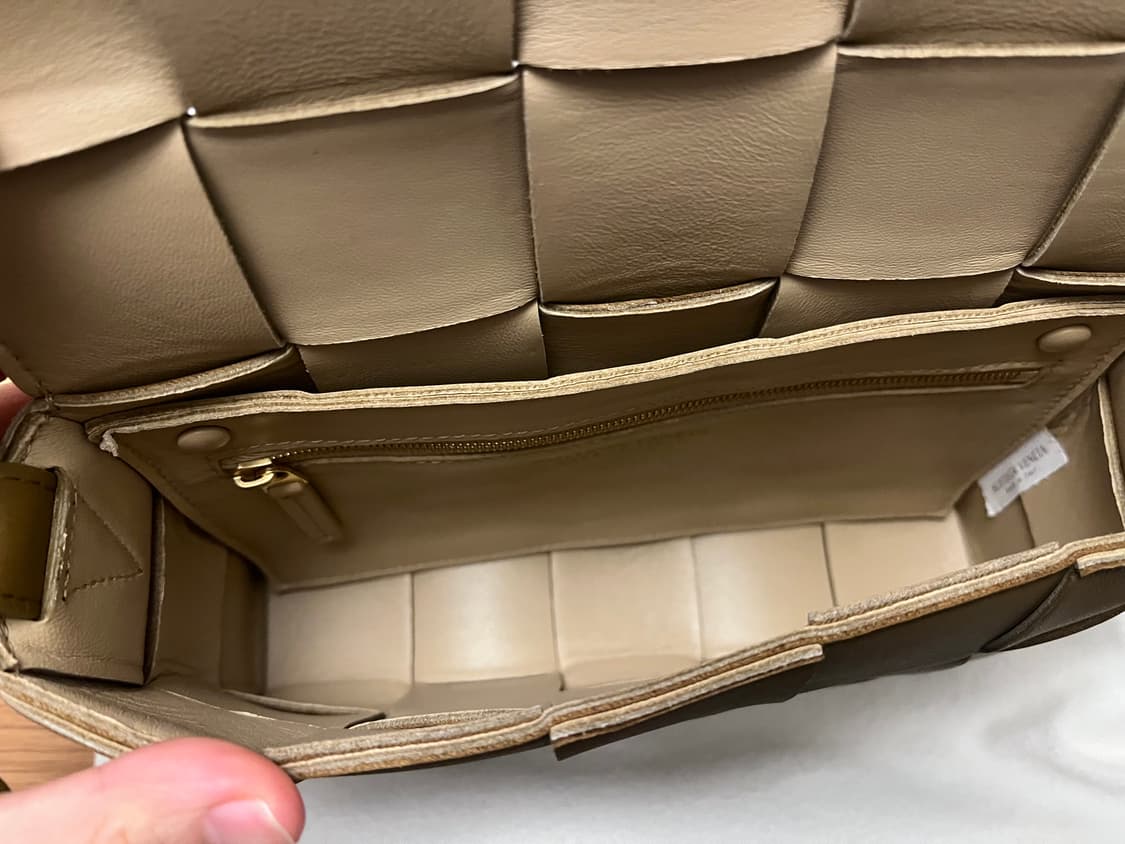 보테가베네타 카세트백 올리브 상품이미지3