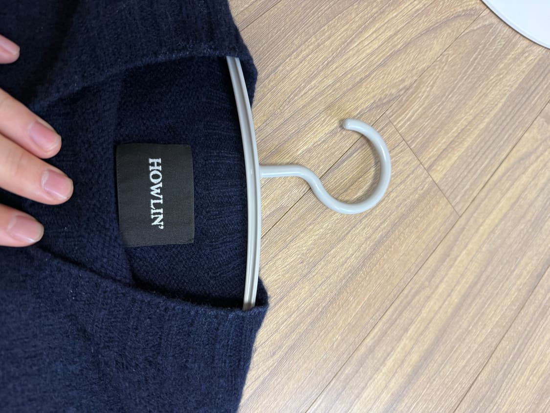 하울린 쉐기독 네이비 m 사이즈 판매합니다 상품이미지4