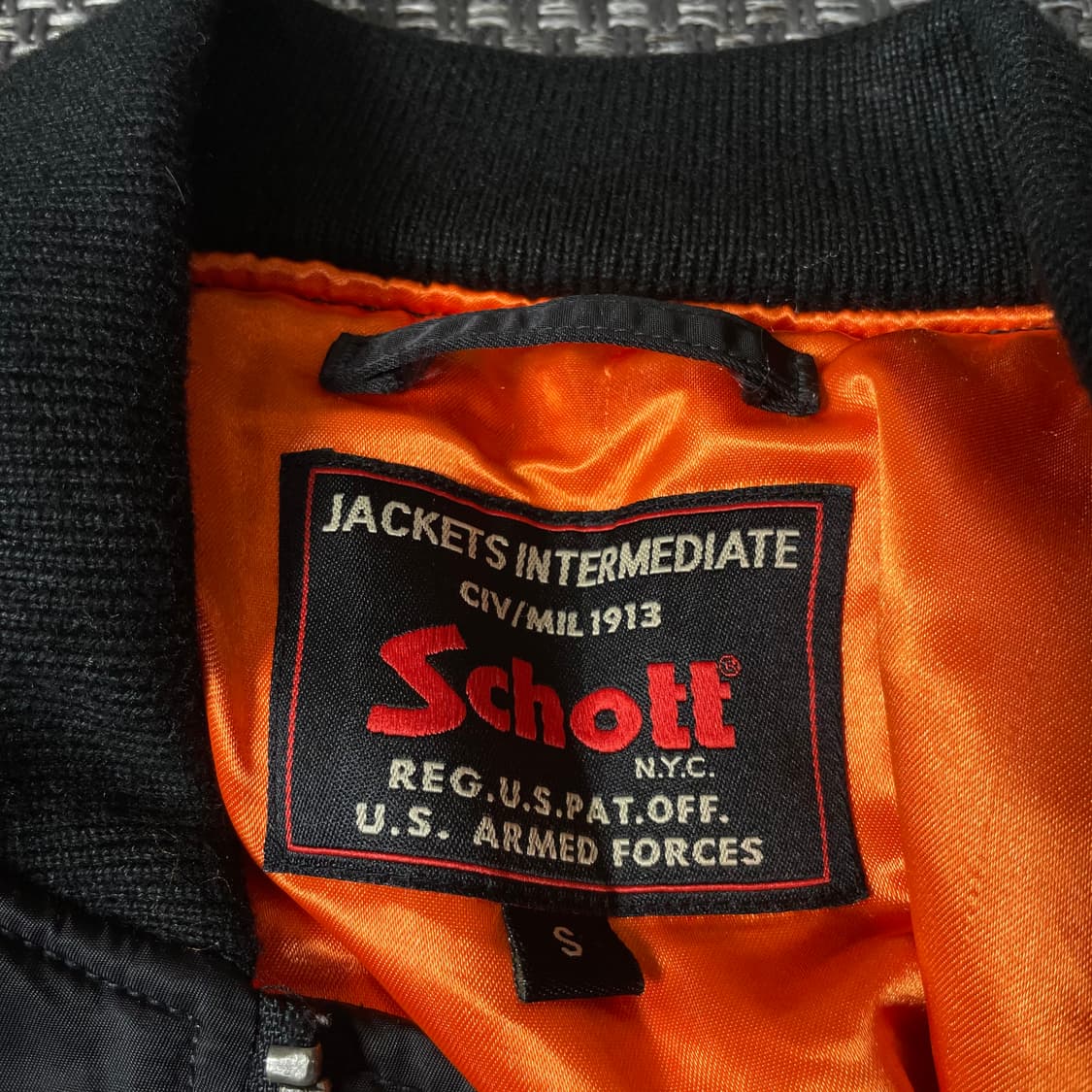 쇼트 MA-1 블랙 빅로고 항공점퍼 상품이미지4