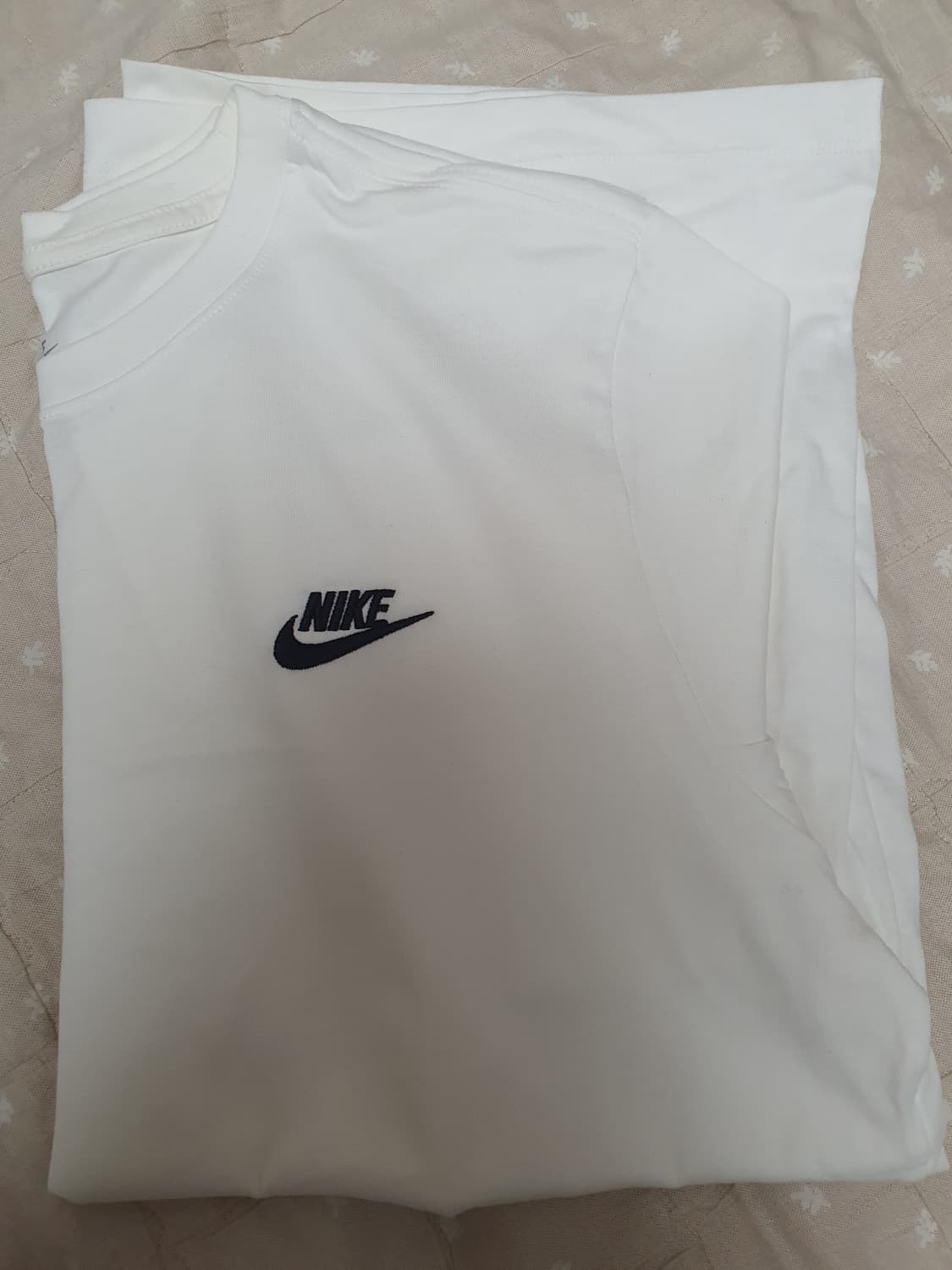 나이키 Nike 스우시 로고 티셔츠 3개 (미개봉 새 제품) 상품이미지4