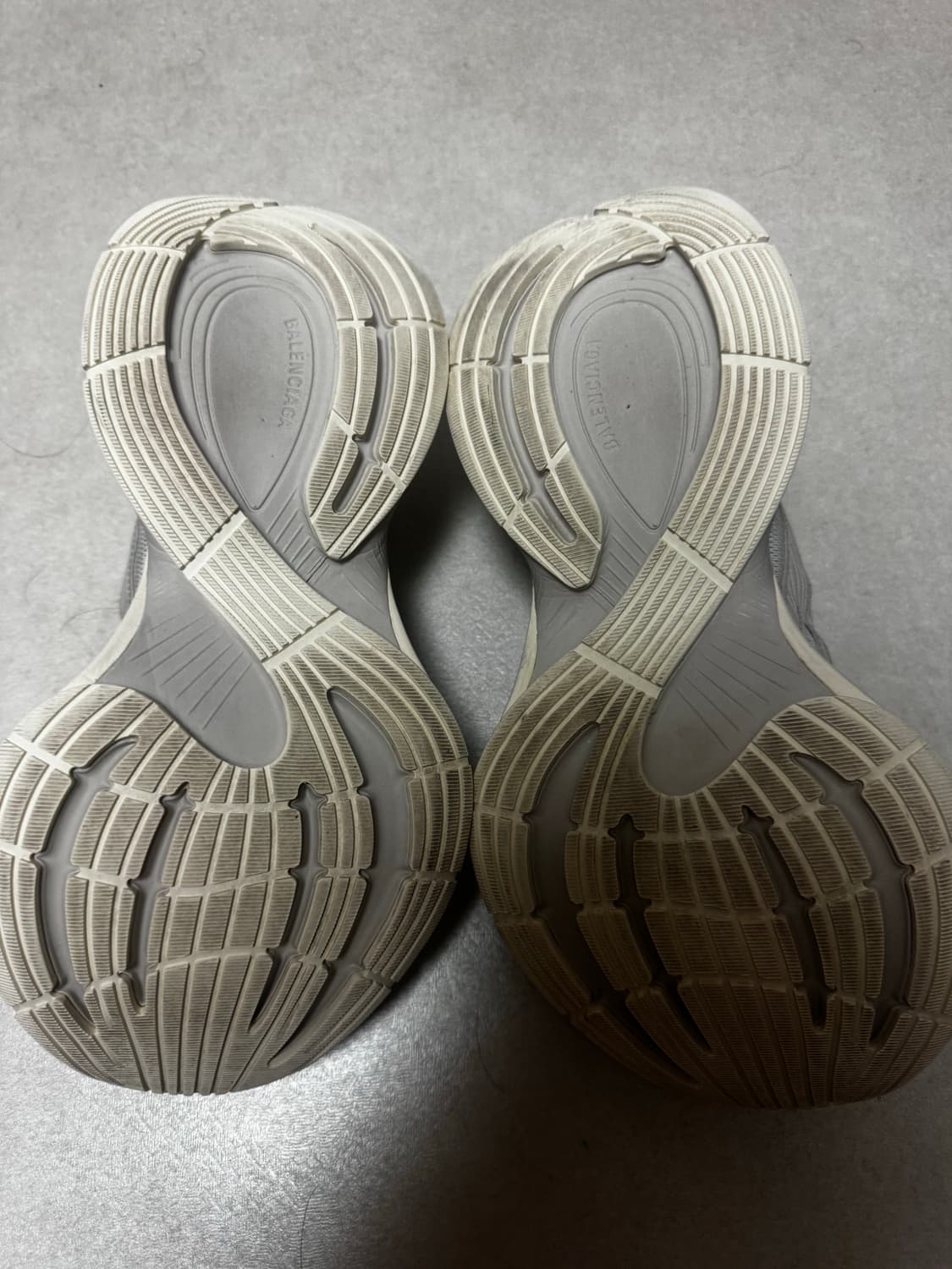 발렌시아가 서킷 스니커 42 상품이미지8