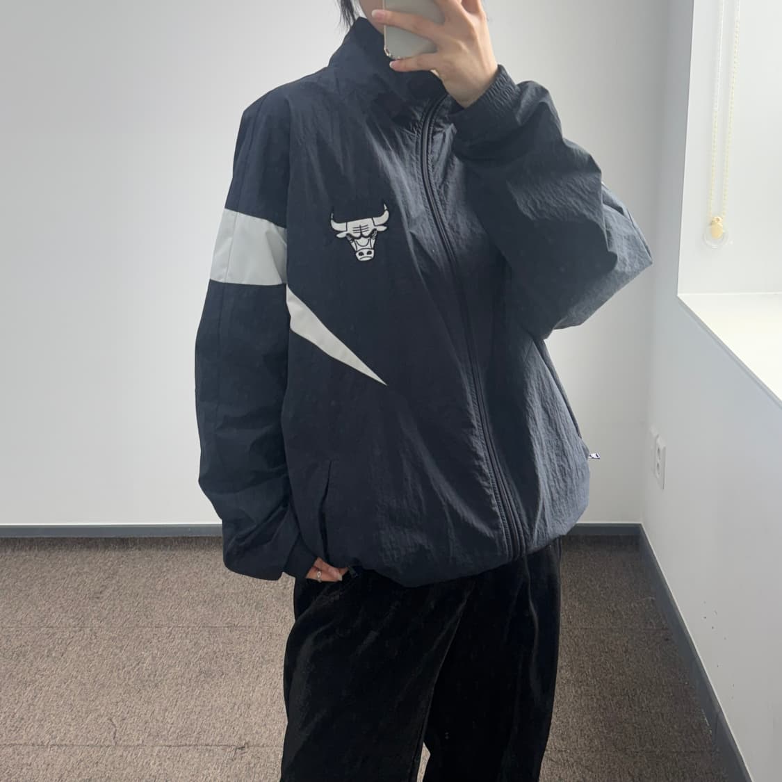 NBA 엔비에이 시카고 차콜 바람막이 상품이미지2
