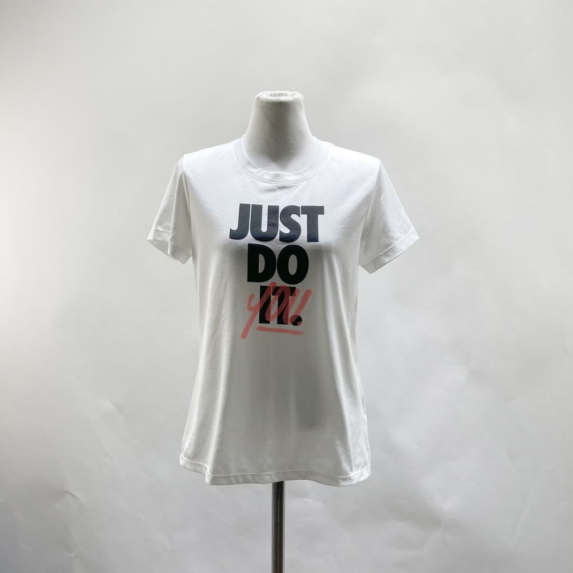 나이키 저스트두잇 여성스포츠반팔티 화이트 S 상품이미지1