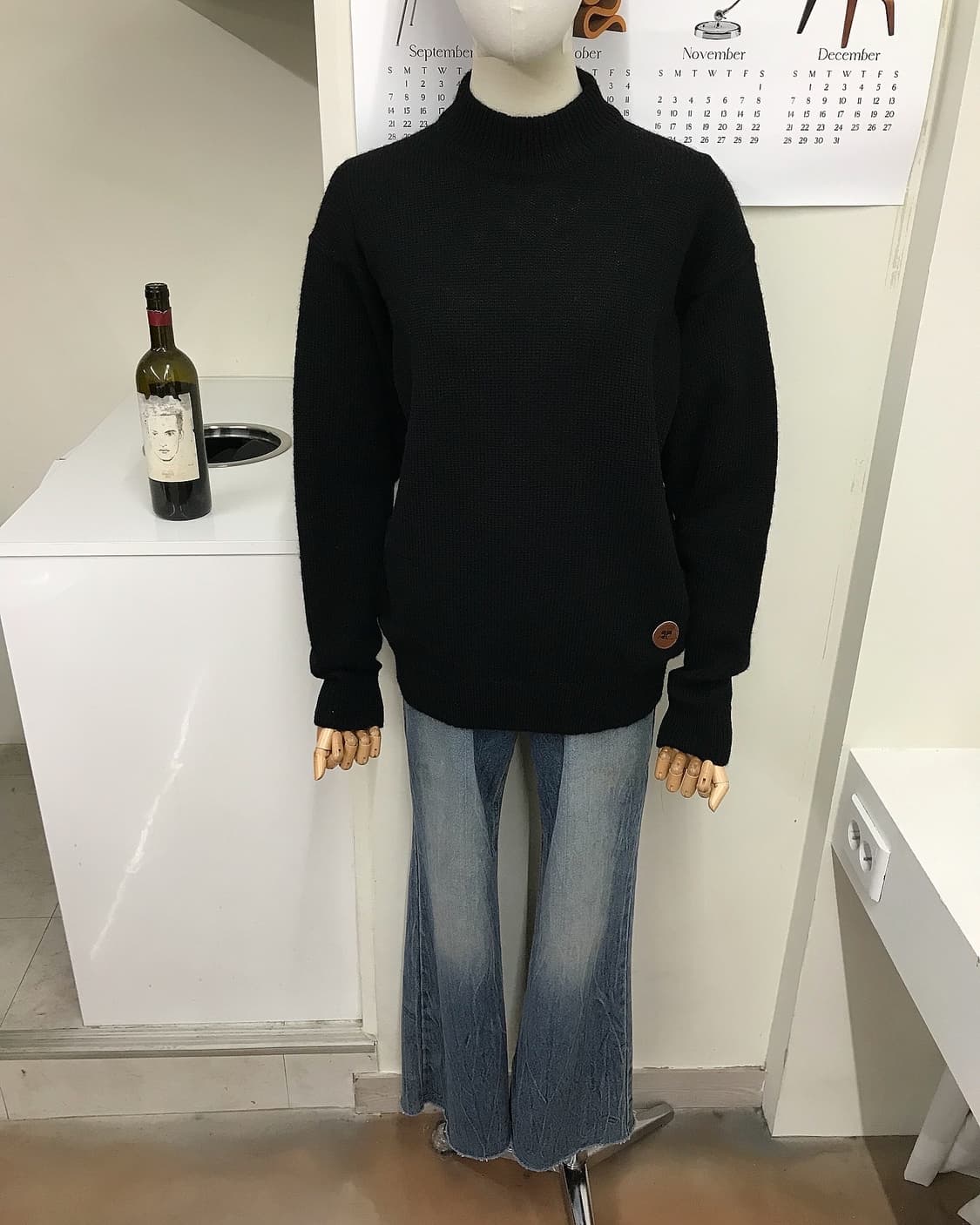 꾸레쥬 가죽 로고 모크넥 울 니트 상품이미지7