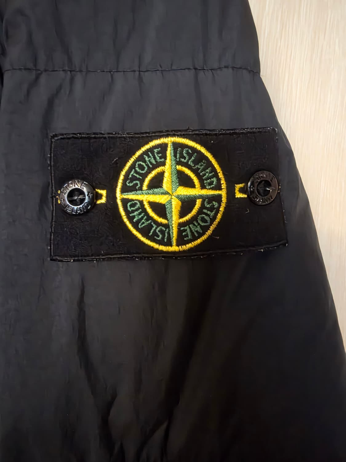 [21FW/M] 스톤아일랜드 크링클랩스 다운 논후드 숏 패딩 상품이미지2