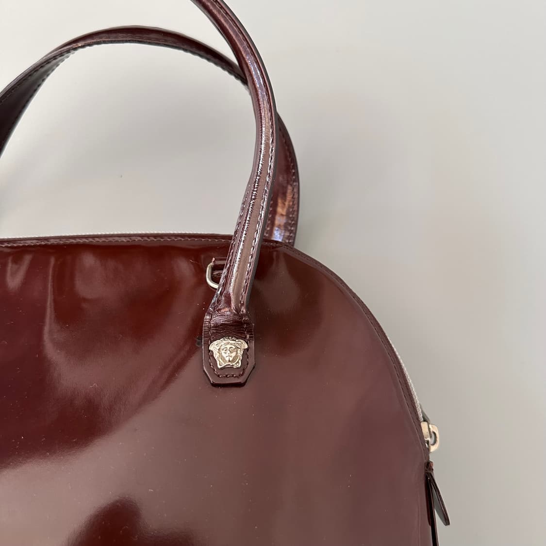 지아니 베르사체 gianni versace 메두사 로고 에나멜 토트백 상품이미지3